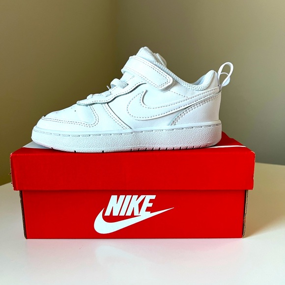 Nike Court Burough Kids Shoes All White Size 10C - Picture 1 of 6